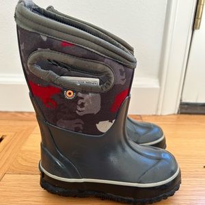 Bogs boots size 7 kids